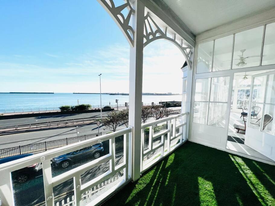 Flat 4 Marine Parade House, 1 East Cliff- Next To Dover Port, White Cliffs, Beach, Castle Bagian luar foto