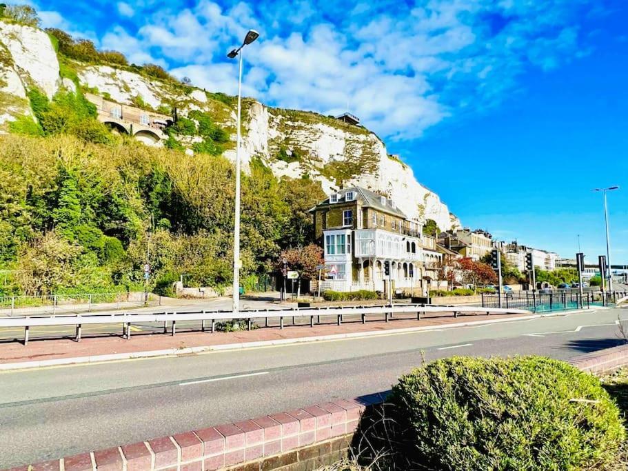 Flat 4 Marine Parade House, 1 East Cliff- Next To Dover Port, White Cliffs, Beach, Castle Bagian luar foto