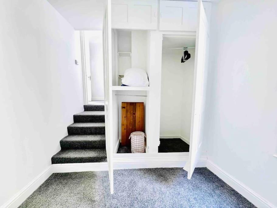 Flat 4 Marine Parade House, 1 East Cliff- Next To Dover Port, White Cliffs, Beach, Castle Bagian luar foto