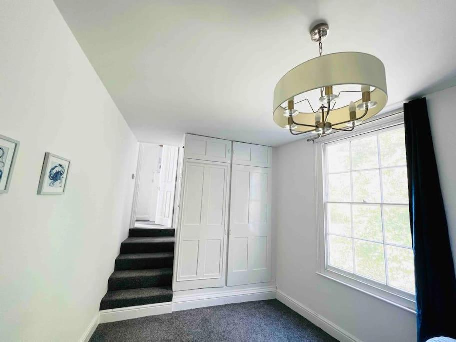 Flat 4 Marine Parade House, 1 East Cliff- Next To Dover Port, White Cliffs, Beach, Castle Bagian luar foto